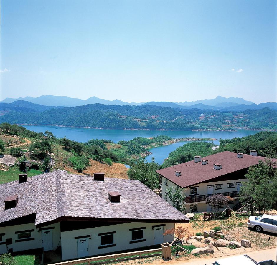 Club Es Jecheon Resort Chech'ŏn Eksteriør billede