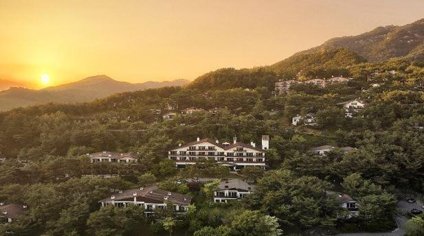 Club Es Jecheon Resort Chech'ŏn Eksteriør billede